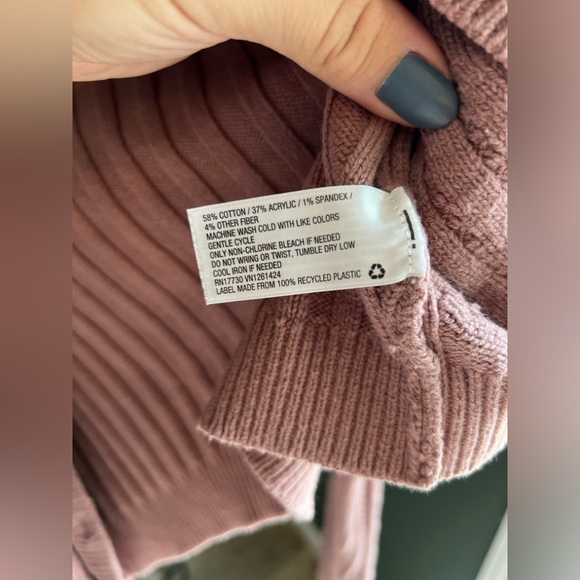 Pink Knit cropped Cardigan - Picture 2 of 3